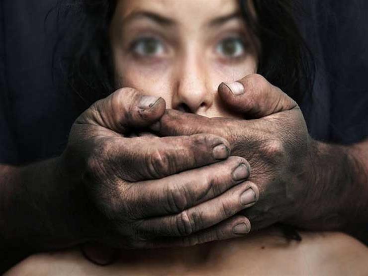 السجن مدى الحياة لـ 3 أشخاص اغتصبوا طفلة مسلمة في الهند السجن مدى الحياة لـ 3 أشخاص اغتصبوا طفلة مسلمة في الهند