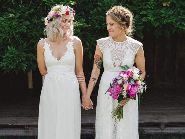 أول حالة زواج لفتاتين في أستراليا بعد تقنين المثليين مصراوى