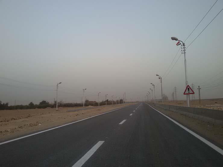 فتح طريق "العلمين الصحراوي" عقب زوال الشبورة المائية فتح طريق "العلمين الصحراوي" عقب زوال الشبورة المائية