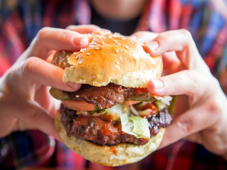  إصابة طفل أمريكي بـ"تعفن في الدم" لتناوله سندوتش لحم خنزير                                                                                                                                             