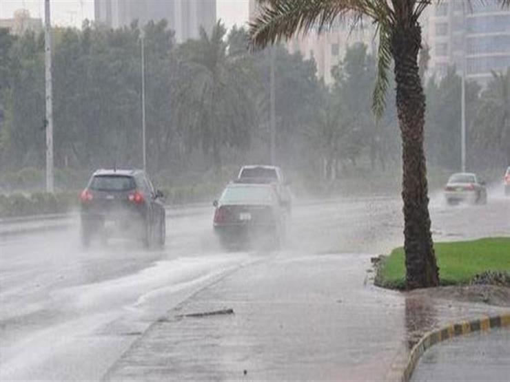 الأرصاد تحذر المواطنين من الوقوف بقرب أعمدة الإنارة أثناء الأمطار