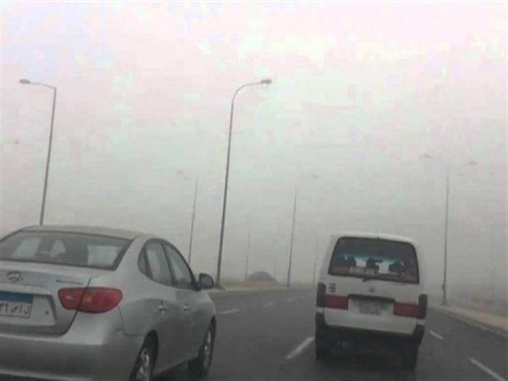المرور تناشد السائقين تقليل السرعة بسبب سقوط الأمطار- فيديو