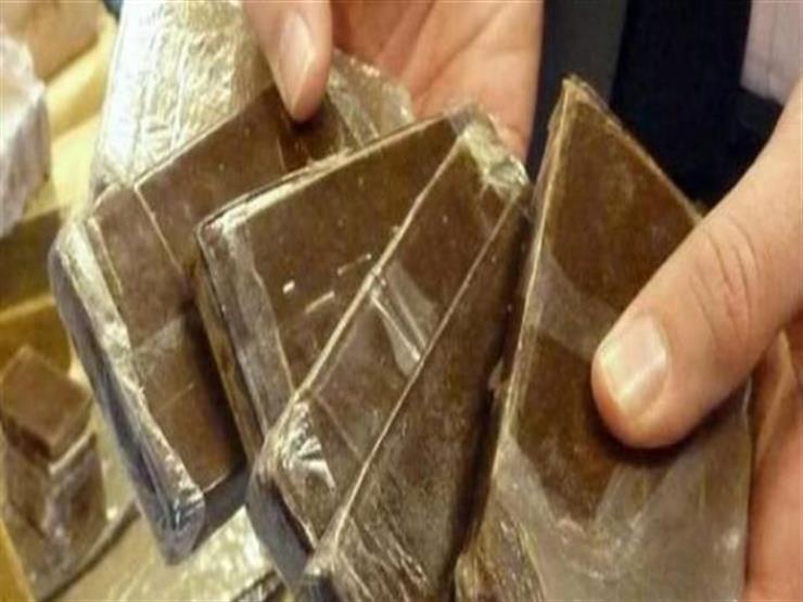 داخل سيارتين.. ضبط 180 طربة حشيش بحوزة عنصرين إجراميين في الإسكندرية داخل سيارتين.. ضبط 180 طربة حشيش بحوزة عنصرين إجراميين في الإسكندرية