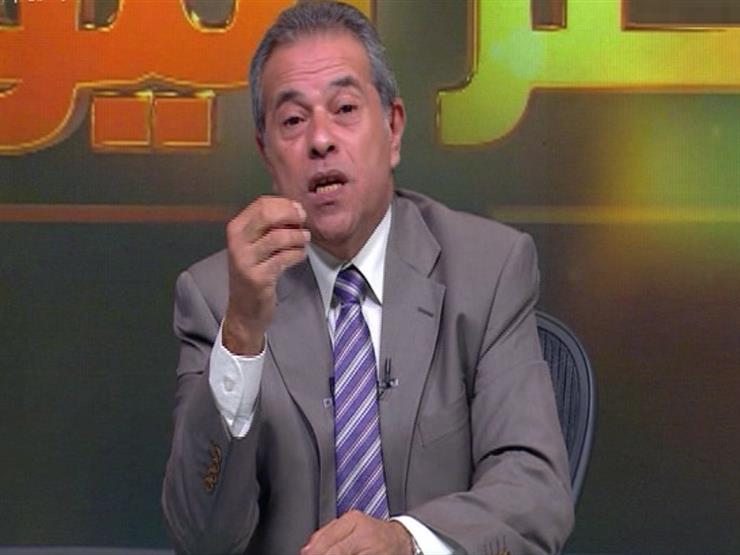 توفيق عكاشة يقطع حديثه على الهواء: "البرتقالة فيها كام فص يا عز؟!" -فيديو