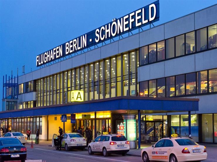 هاني عازر: البرلمان الألماني طلب من مصر بناء مطار برلين