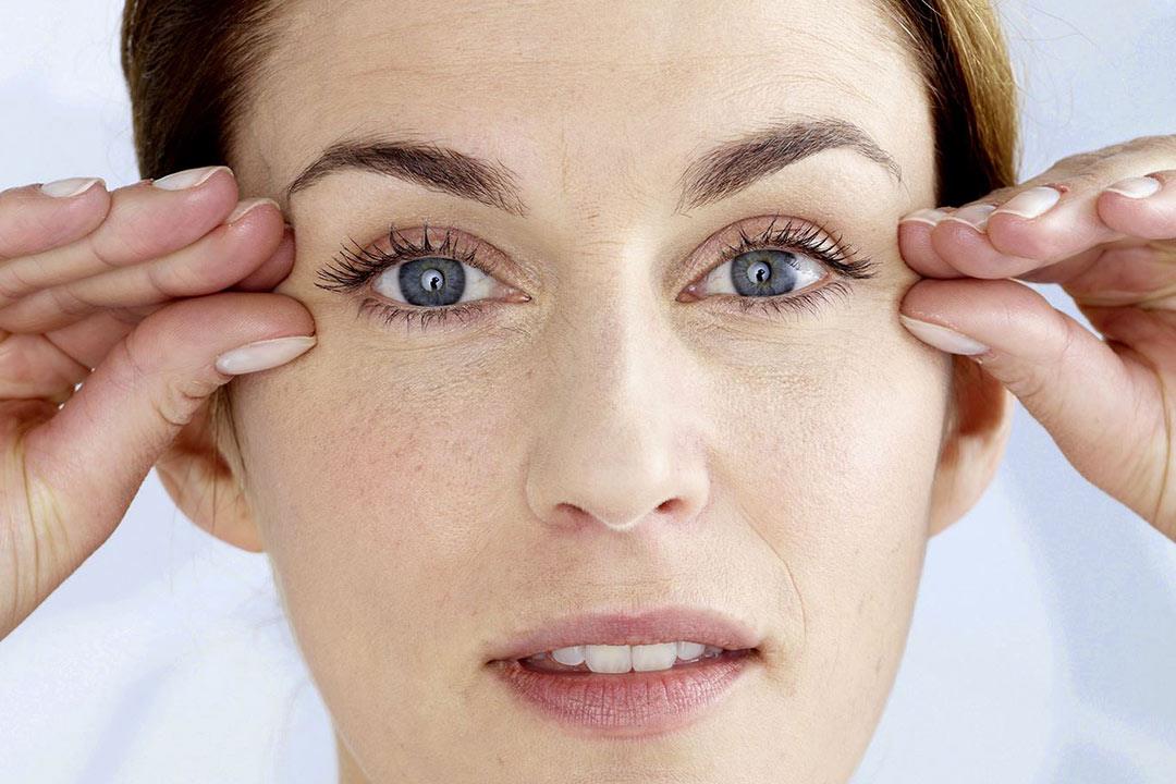 هل يسبب حقن البوتكس في الوجه مشكلات للعين؟