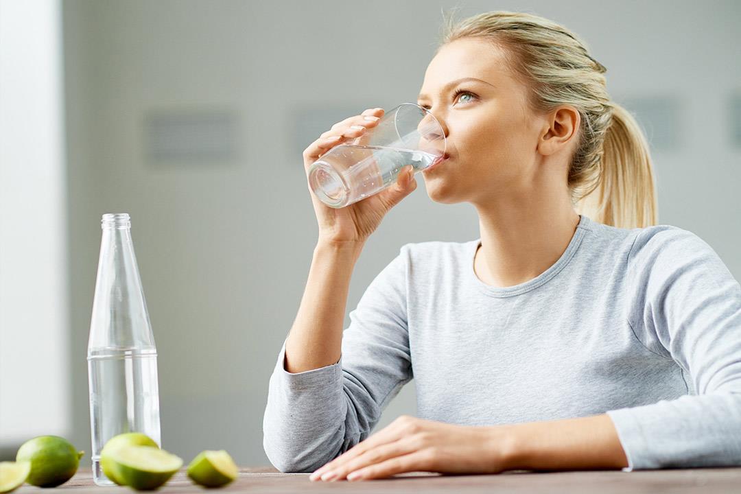 شرب المياه بكثرة يقلل من التهاب المثانة 