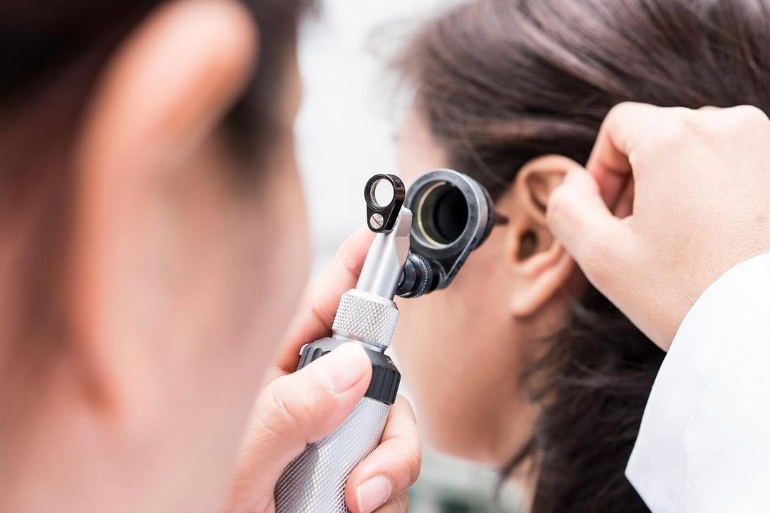 تشوهات صيوان الأذن قد تؤثر على السمع.. كيف تُعالج؟