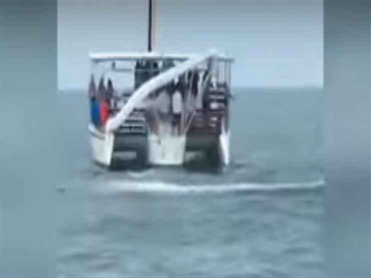 حوت ضخم يُرعب ركاب قارب بسواحل كوستاريكا