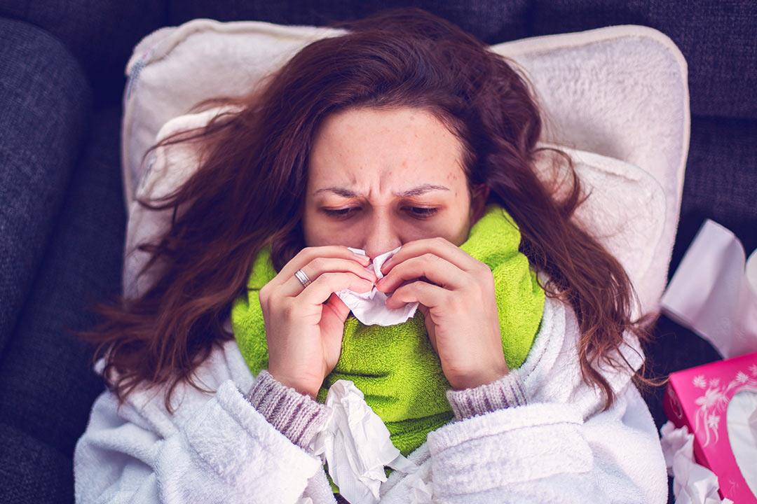 10 إجراءات بسيطة تحميك من نزلات البرد والإنفلونزا (إنفوجراف)