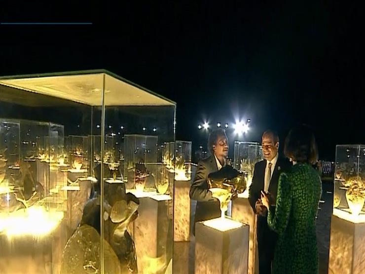 بالفيديو- الرئيس السيسي يفتتح النصب التذكارى لإحياء الإنسانية بشرم الشيخ