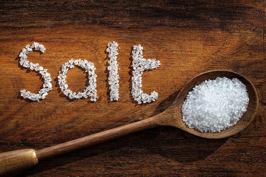 لتجنبك أضراره.. 5 خطوات بسيطة لتقليل الملح في طعامك