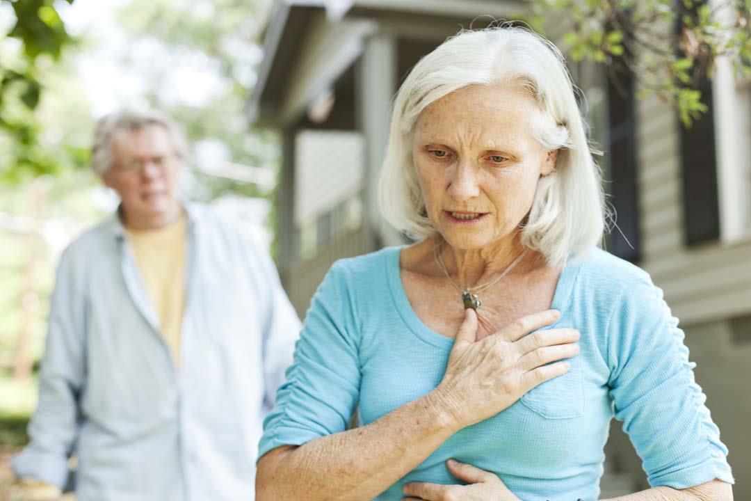 هكذا تختلف أعراض الأزمة القلبية عند النساء والرجال