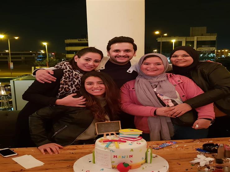 بالصور مصطفى خاطر يحتفل بعيد ميلاد شقيقة زوجته مصراوى