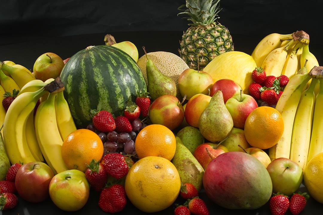 هل يمكن تناول الفواكه والخضروات بعد تغير لونها؟