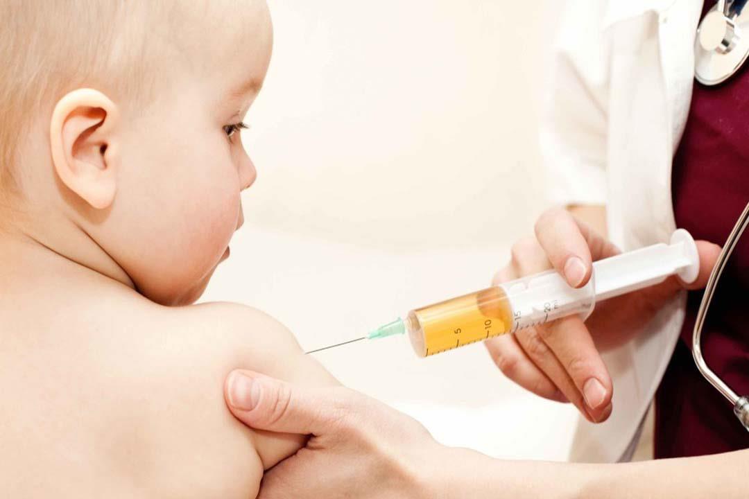 "FDA" توافق على لقاح يعالج مجموعة من أمراض الأطفال