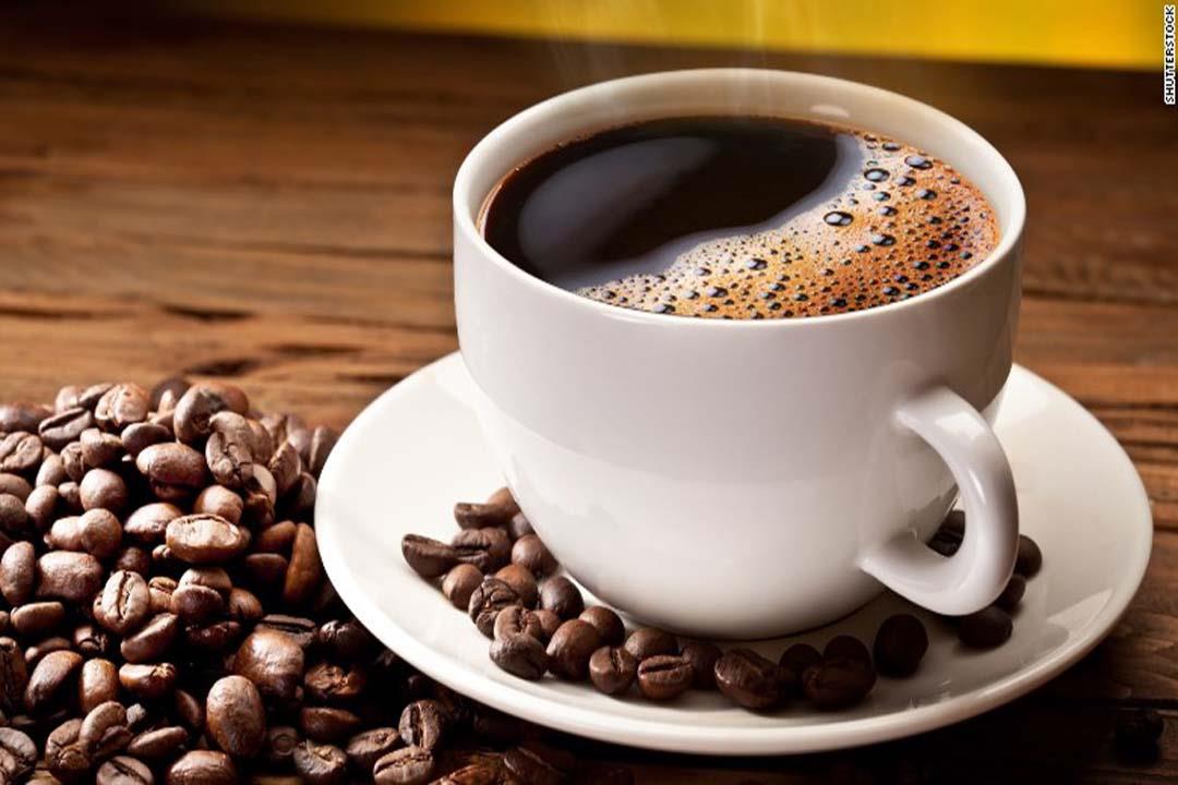 كيف تقلل القهوة أعراض الشلل الرعاش؟