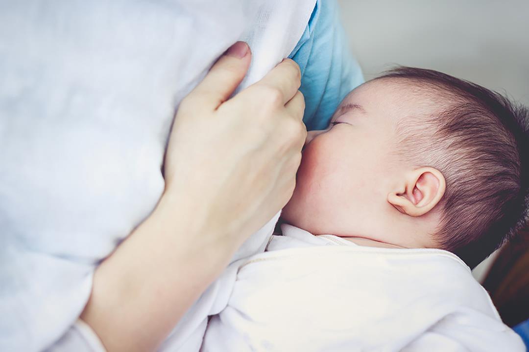 حلول بسيطة للتعامل مع التباس الحلمات خلال الرضاعة الطبيعية