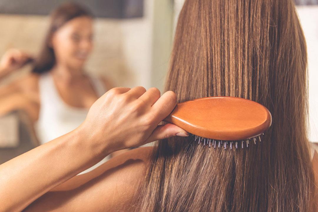 4 عوامل تساعدك في تمشيط شعرك بطريقة صحية