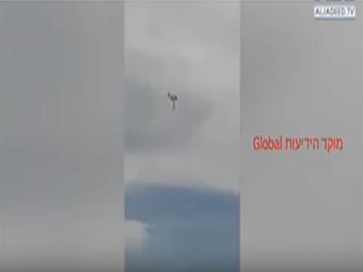 شاهد لحظة قفز أحد الطيارين الإسرائيليين بعد إصابة طائرتهما بنيران سورية