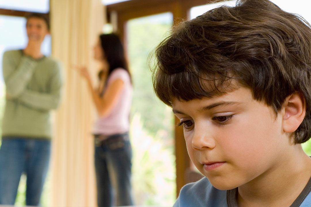 كيف نهيئ الطفل للتعايش مع طلاق الأبوين؟