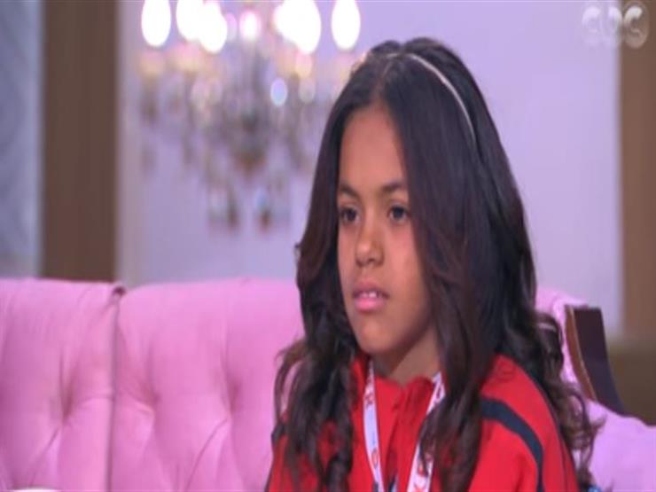 مؤسسة مصر الخير تكافئ الطفلة مروة بعد فوزها بماراثون أسوان حافية القدمين - فيديو