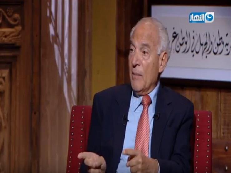 فاروق الباز يكشف عن سبب عدم حضوره جنازة والده - فيديو