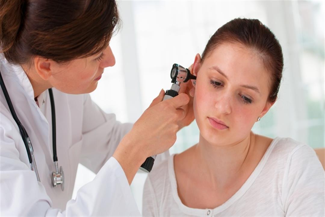 «طنين الأذن» مشكلة مزعجة.. هل يمكن علاجها؟
