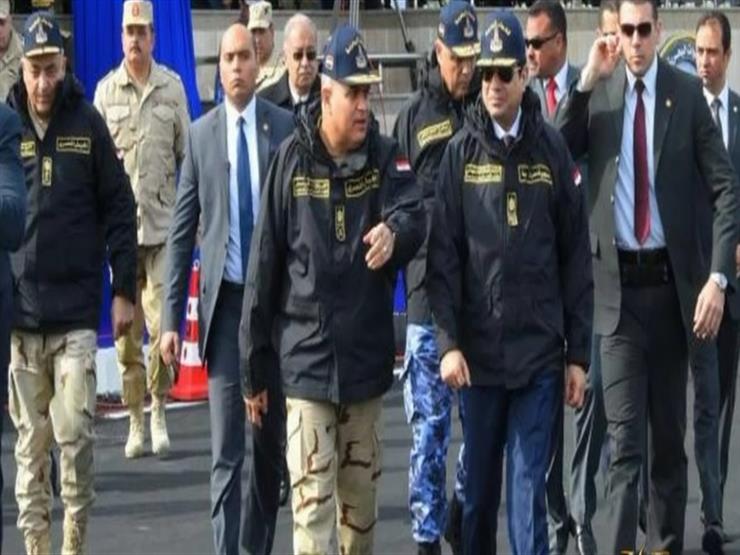 عمرو أديب يكشف سبب ارتداء السيسي للبدلة العسكرية بسيناء -فيديو