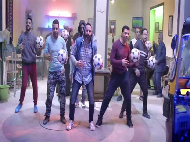 حازم إمام يرقص مع "أبلة فاهيتا" على مهرجان شعبي - فيديو