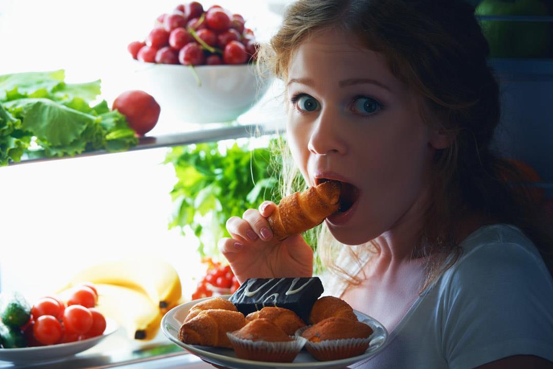 لماذا نأكل كثيرا عند الشعور بمزاج سيء؟