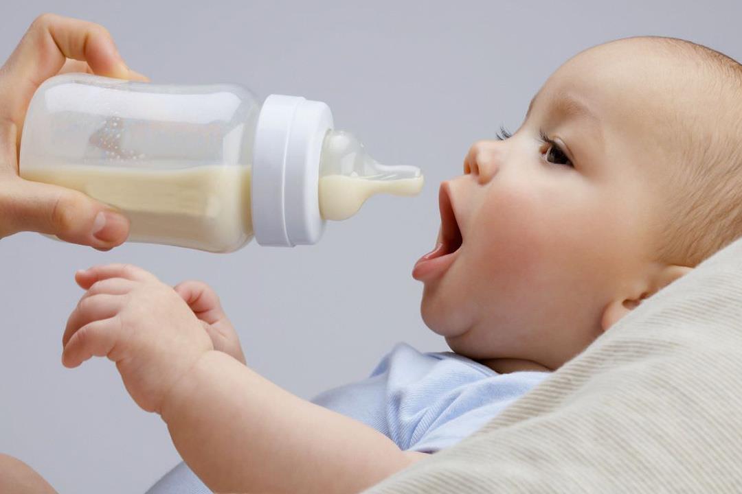ماذا يحدث عند تغذية الرضع على «حليب الصويا»؟