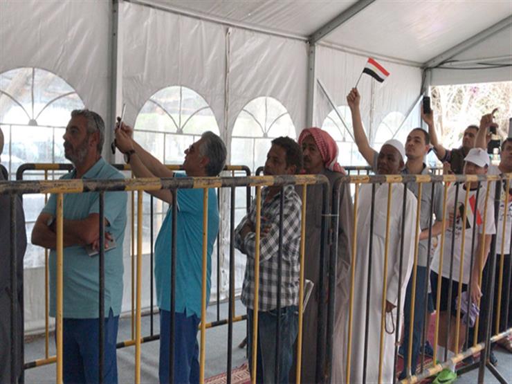سفير مصر بالكويت: أعداد الناخبين أمام السفارة الآن لم يتوقعها أحد - فيديو