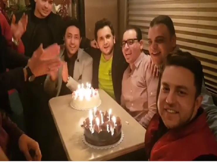 بالفيديو أصدقاء الطفولة يحتفلون بعيد ميلاد مصطفي خاطر مصراوى