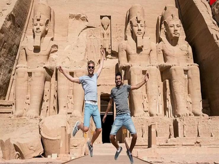 سائح هولندي يوثق رحلته بصور مصرية