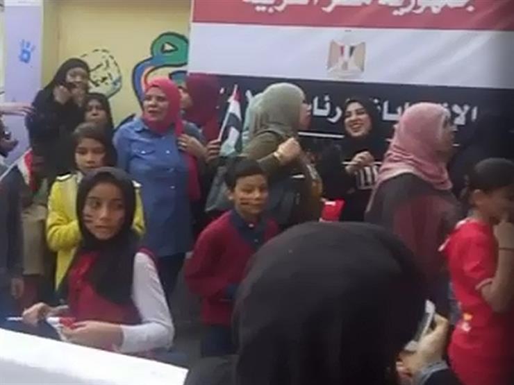 المرأة تتصدر المشهد أمام لجنة مدرسة عمار بن ياسر بالساحل