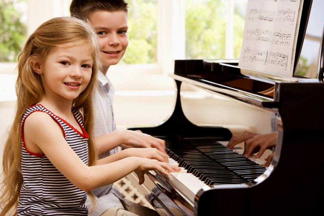 هل تساعد دروس الموسيقى على تحسين التحصيل الدراسي؟ 