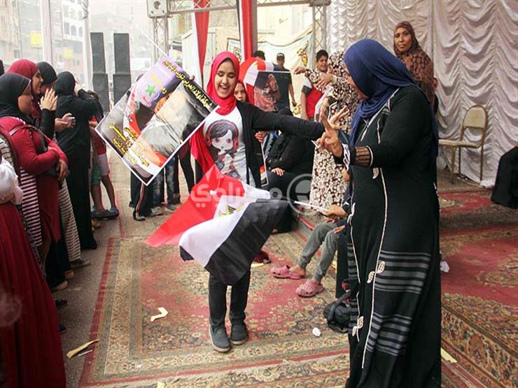 ألبوم صور - أعلام وأجواء احتفالية باللجان الانتخابية بحي الوراق 