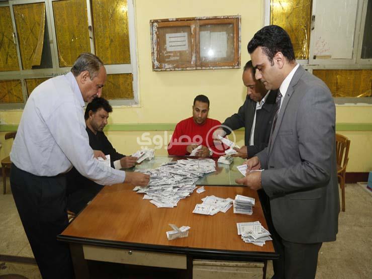 مؤشرات: 907 صوتًا للسيسي مقابل 49 لموسى في لجنة زاهر بمرسى مطروح مؤشرات: 907 صوتًا للسيسي مقابل 49 لموسى في لجنة زاهر بمرسى مطروح