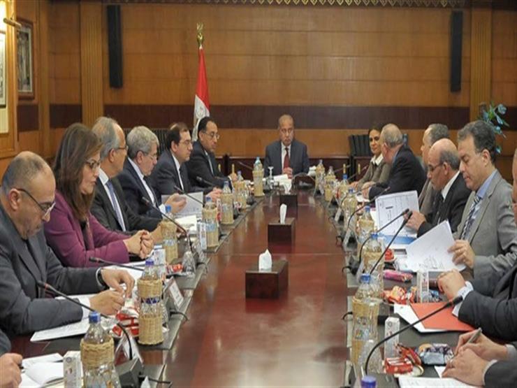 مُتحدث "الوزراء" يكشف تفاصيل مناقشات شريف إسماعيل ووزير الري 