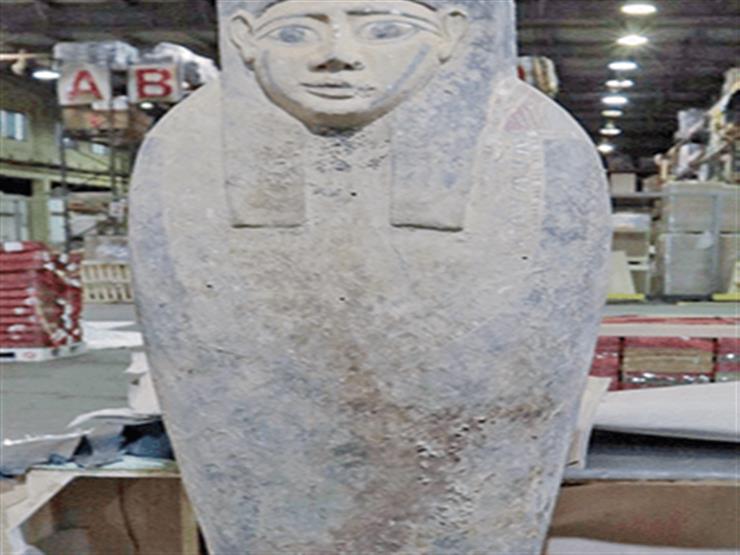 تفاصيل تهريب تمثال مصري إلى الكويت داخل "كنبة" 