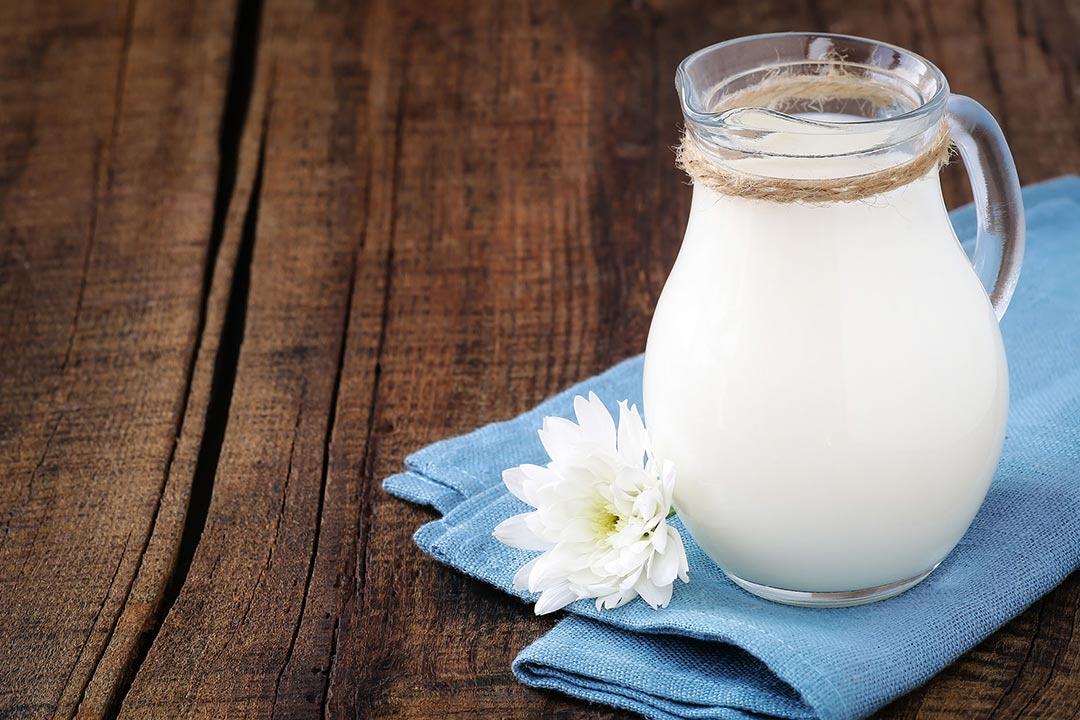 أطعمة ومشروبات لا تتناولها «على معدة فارغة».. بينها الحليب