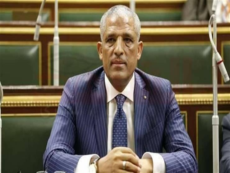 "عاملينلي كمين".. الحسيني يداعب النواب خلال استجوابه وزيرة الصحة "عاملينلي كمين".. الحسيني يداعب النواب خلال استجوابه وزيرة الصحة
