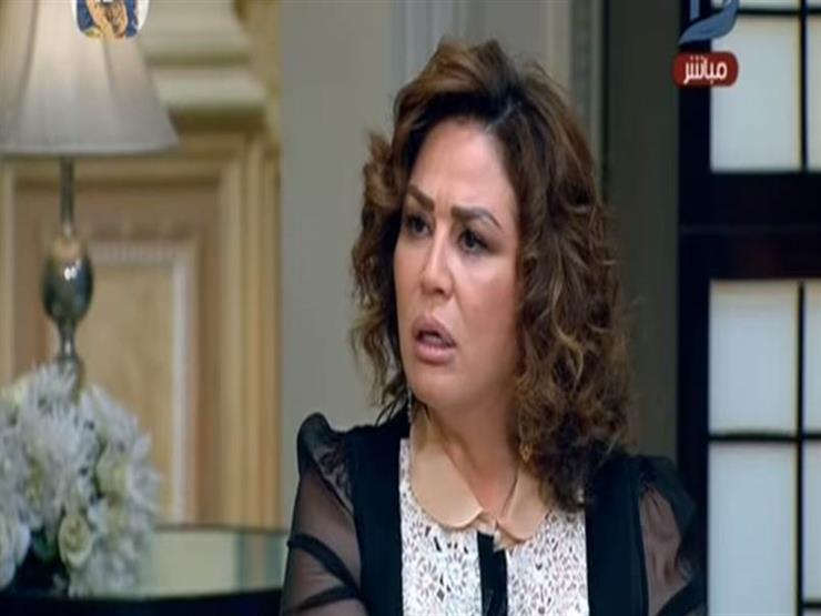 إلهام شاهين لفجر السعيد: "فنانين مصر خط أحمر"