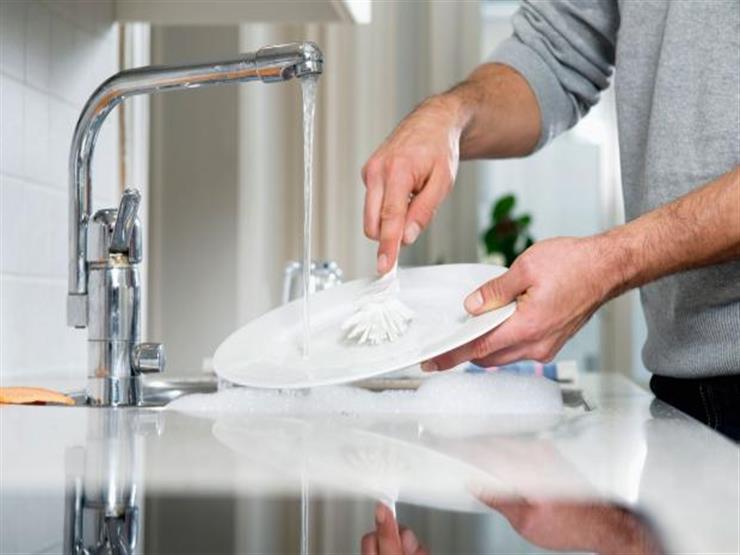 هل غسل الأطباق خطر على الصحة؟.. 5 أخطاء شائعة تحوله إلى مصدر تهديد للجسم