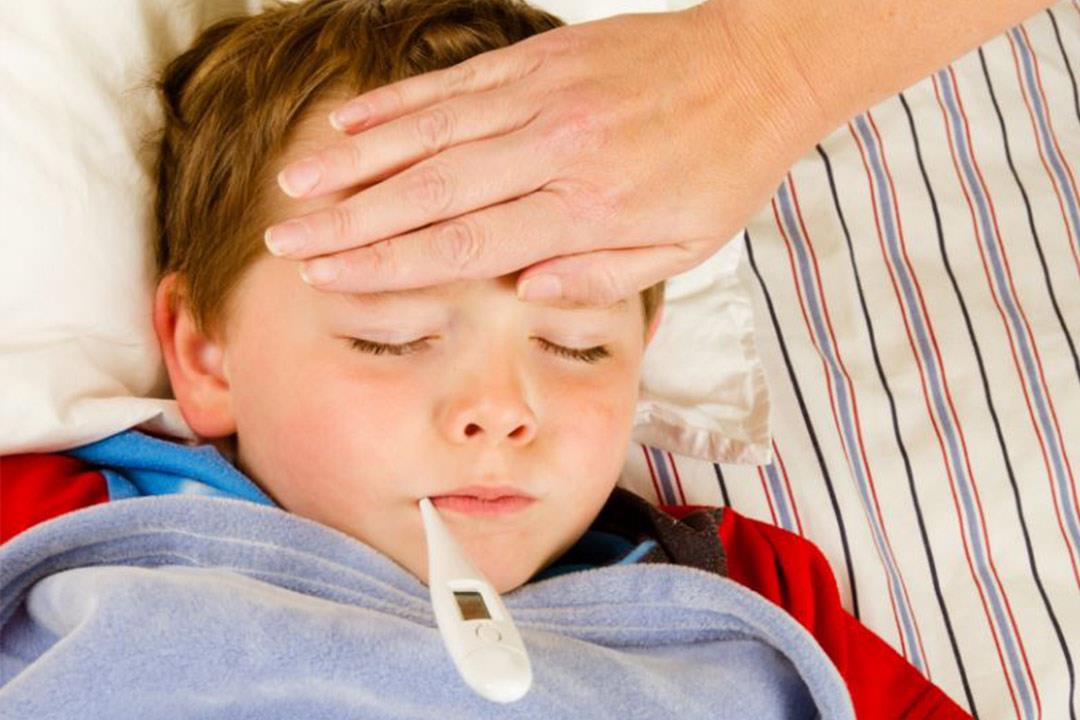 متى تجب زيارة الطبيب عند ارتفاع حرارة طفلك؟