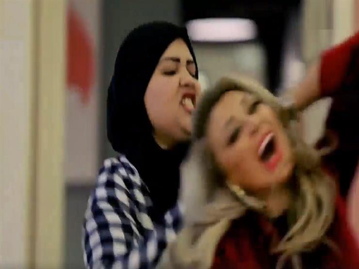 زوجة تنهال بالضرب على فتاة لبنانية تغزلت في زوجها - فيديو