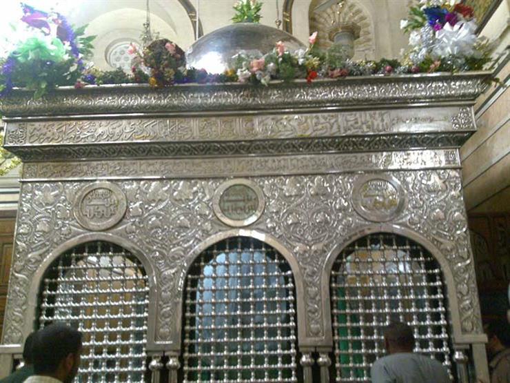 "مش هنعيش مع الهبيدة".. عالم آثار: لا يوجد جثمان في مسجد السيدة زينب والمقام عبارة عن مشهد رؤية