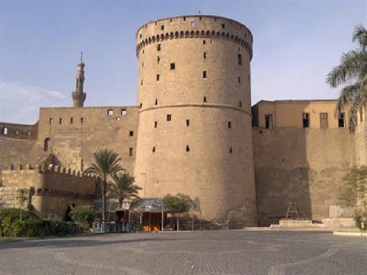 تفاصيل محاولة سرقة السور الحديدي المخصص لحماية قلعة صلاح الدين - فيديو