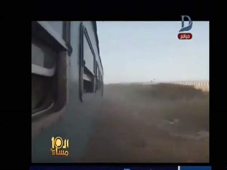 الإبراشي يعرض فيديو لخروج قطار ببورسعيد عن القضبان